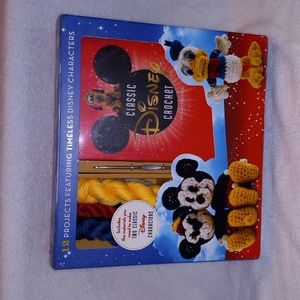 Disney Chochet Set MAKE Youself                    (Features 12 Characters)